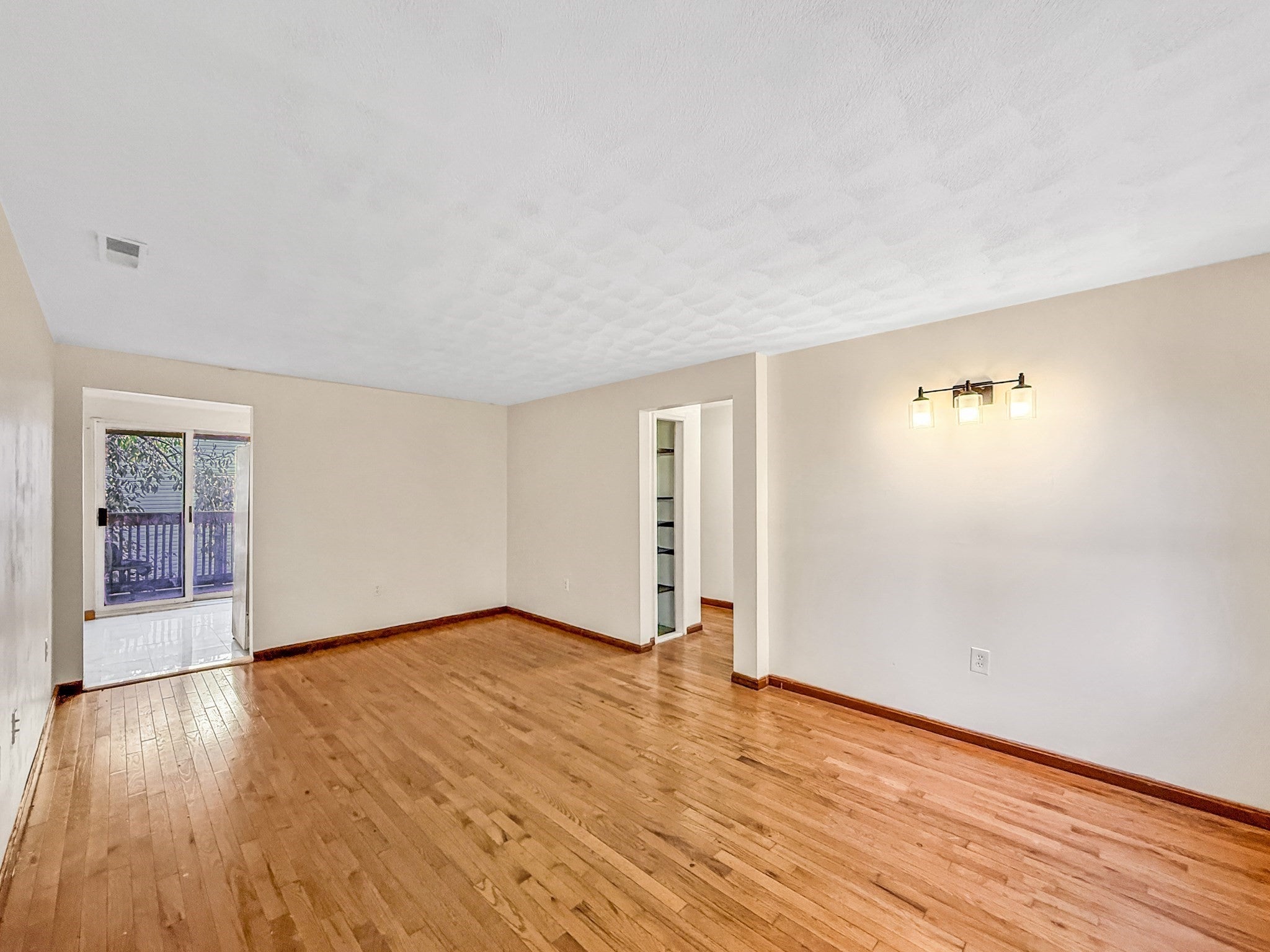 204 Bremen St #3, Boston, MA Photo #5