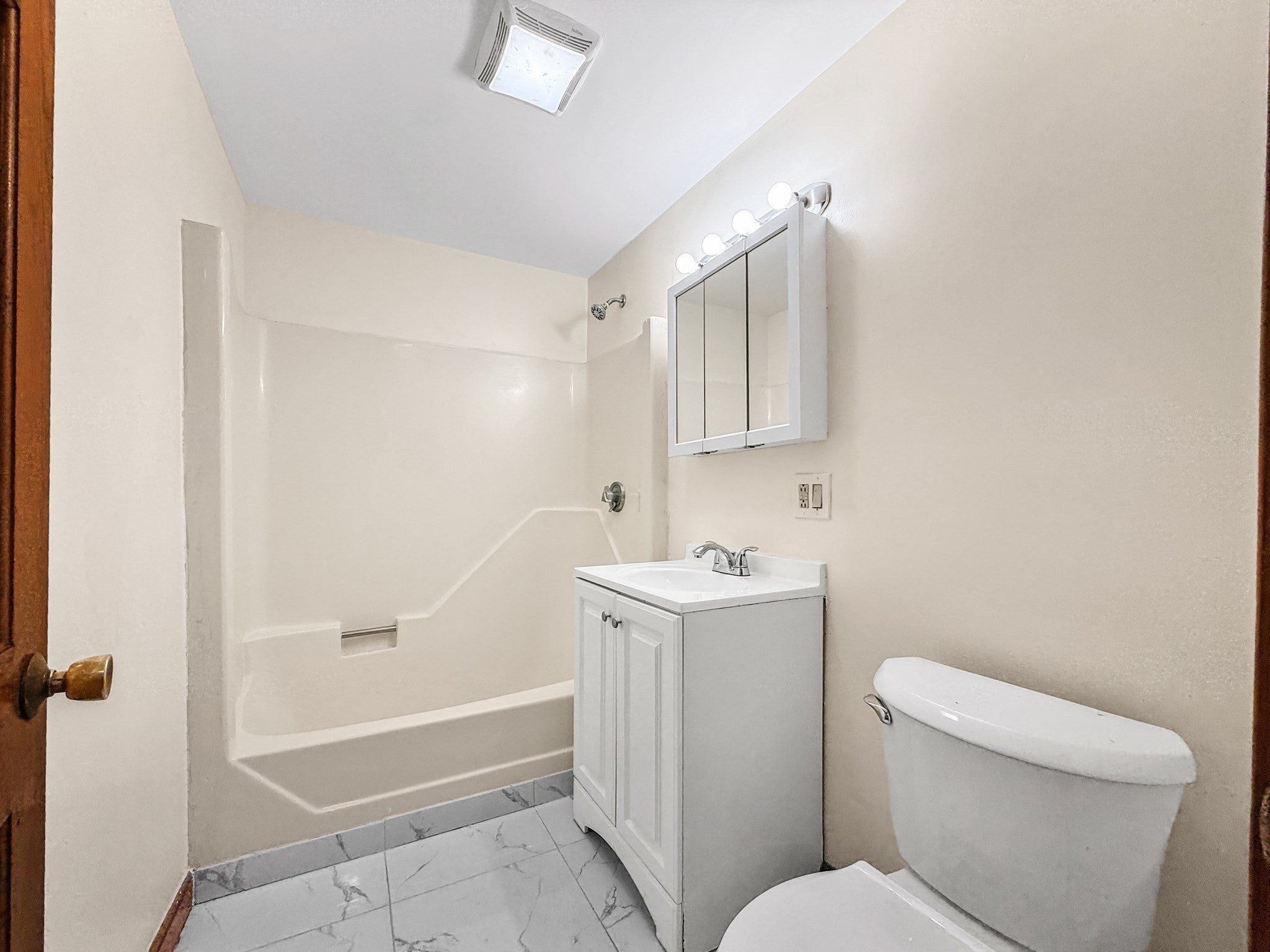 204 Bremen St #3, Boston, MA Photo #16