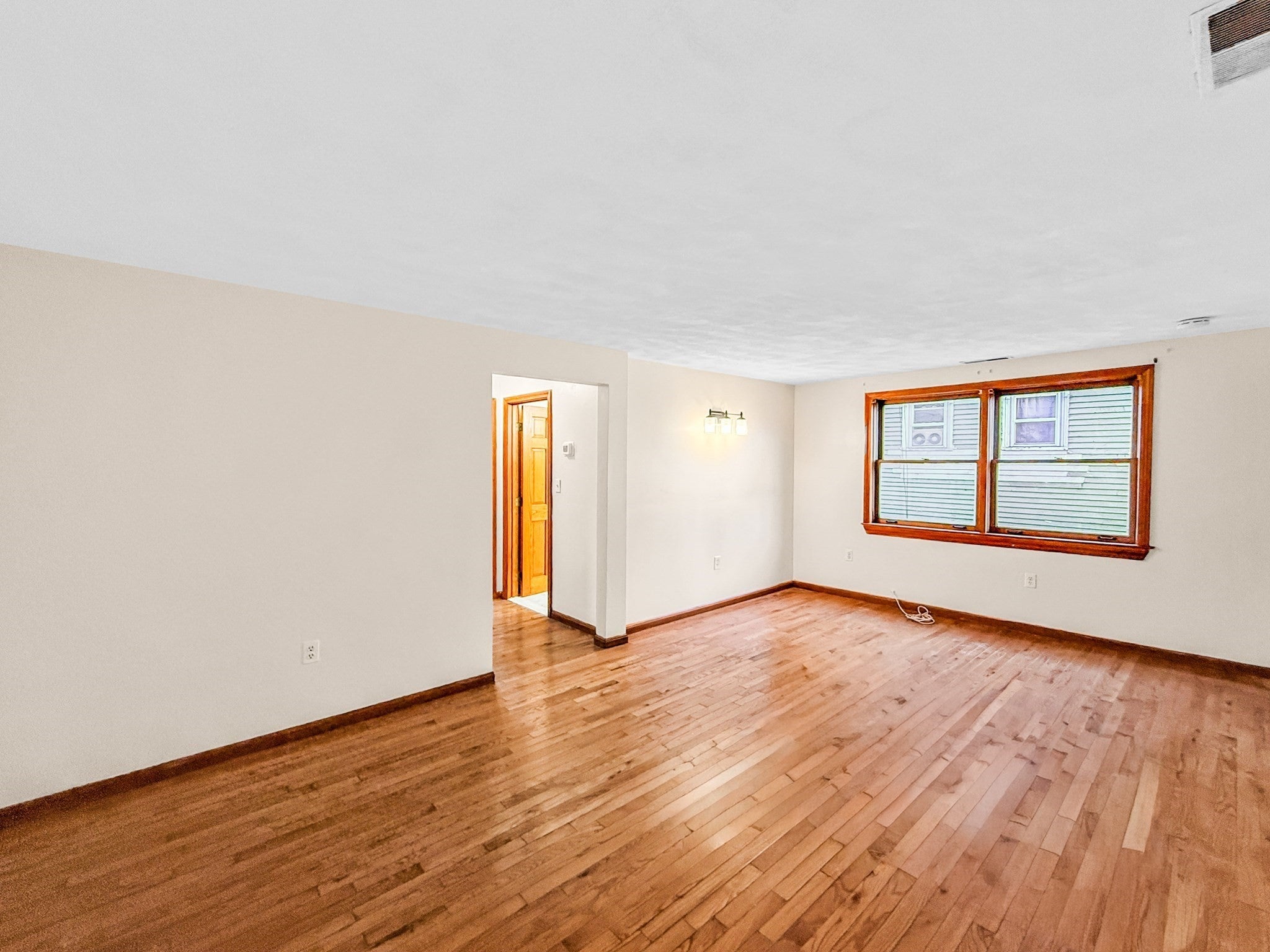 204 Bremen St #3, Boston, MA Photo #7
