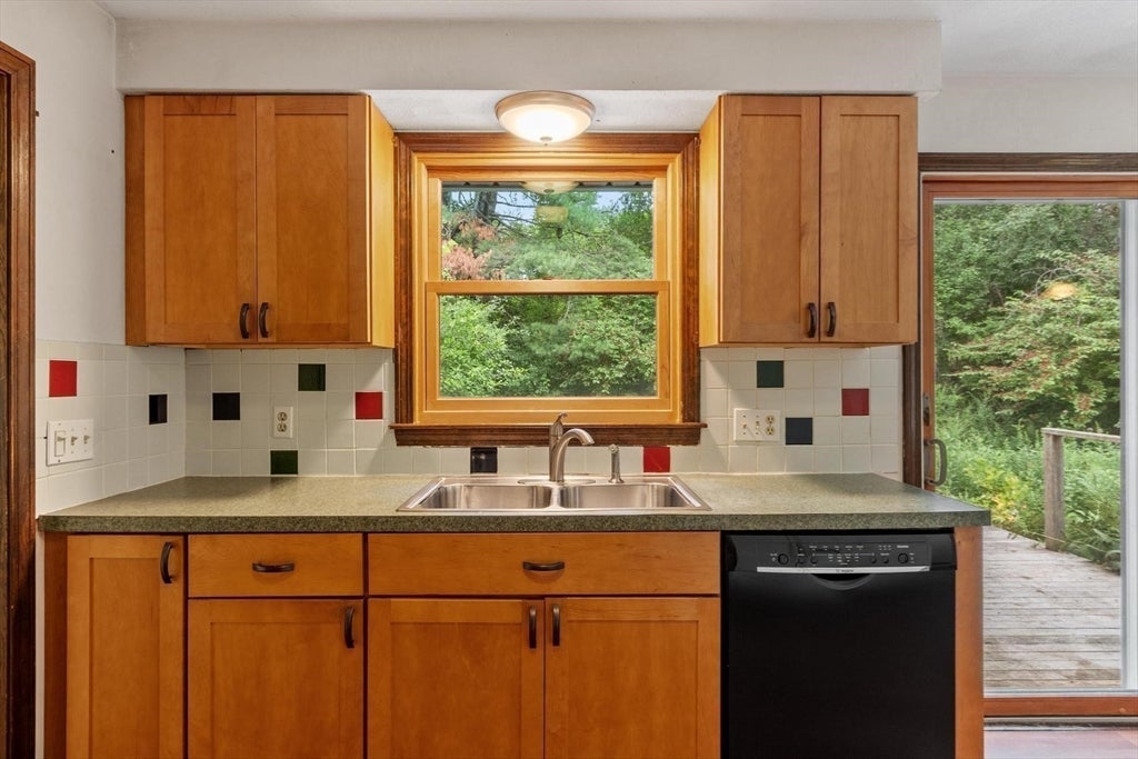 26 Searle ST, Georgetown, MA, 26 Searle ST, Georgetown, MA Photo #13