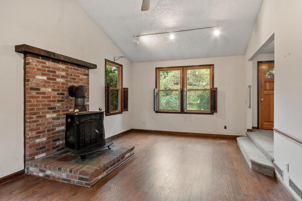 26 Searle ST, Georgetown, MA, 26 Searle ST, Georgetown, MA Photo #6