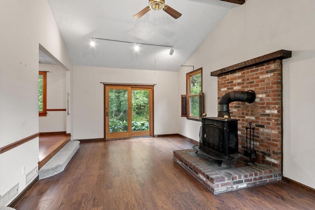 26 Searle ST, Georgetown, MA, 26 Searle ST, Georgetown, MA Photo #8