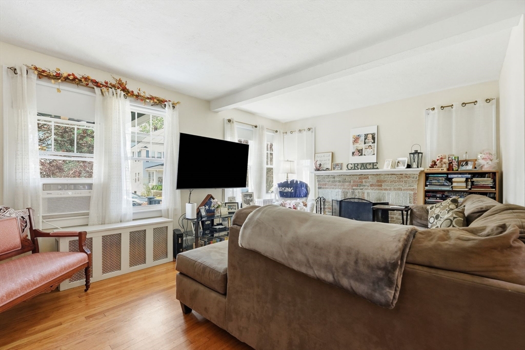 17-19 Howes St