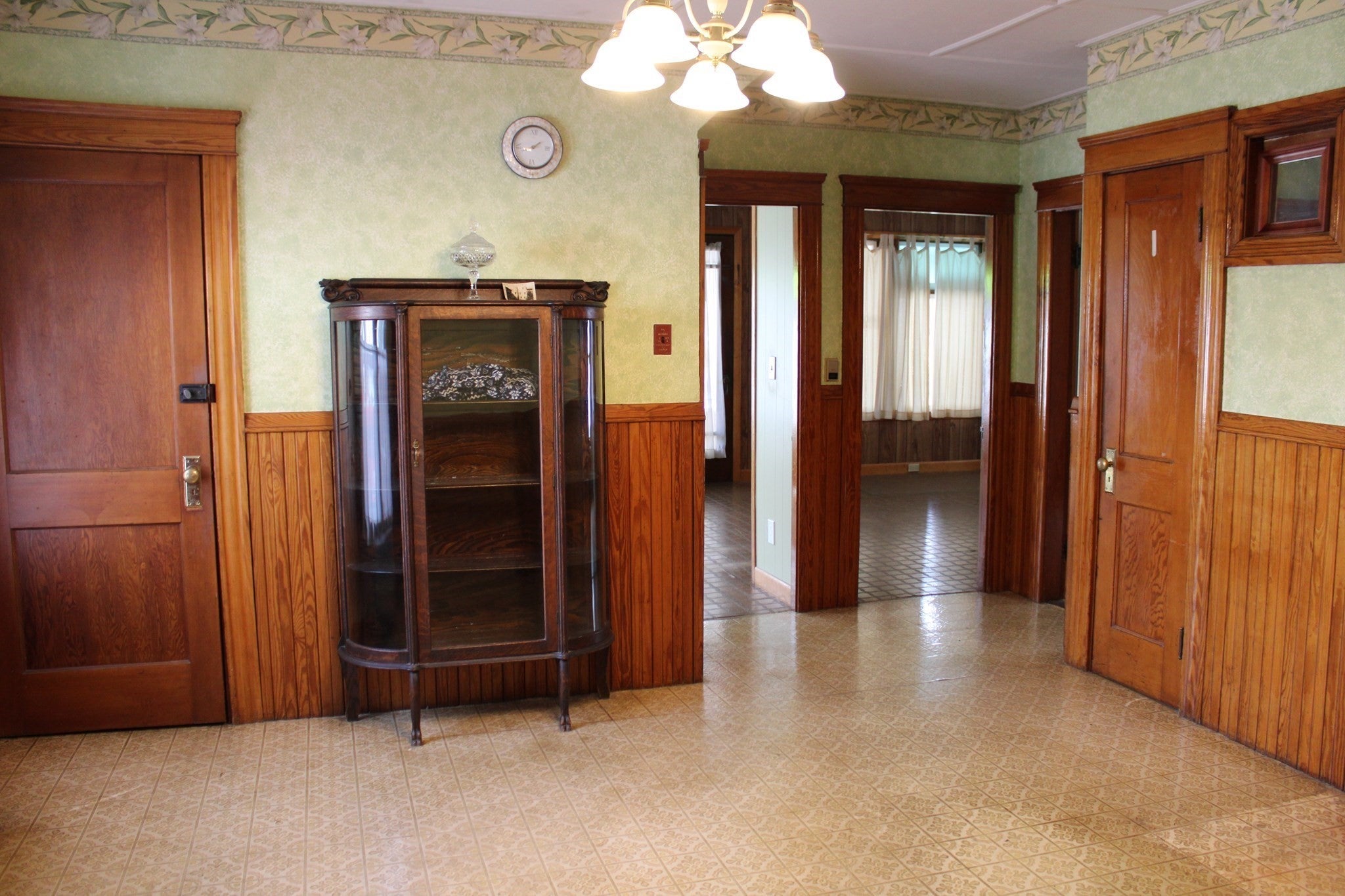 17 Clarence St, Attleboro, MA, 17 Clarence St, Attleboro, MA Photo #3