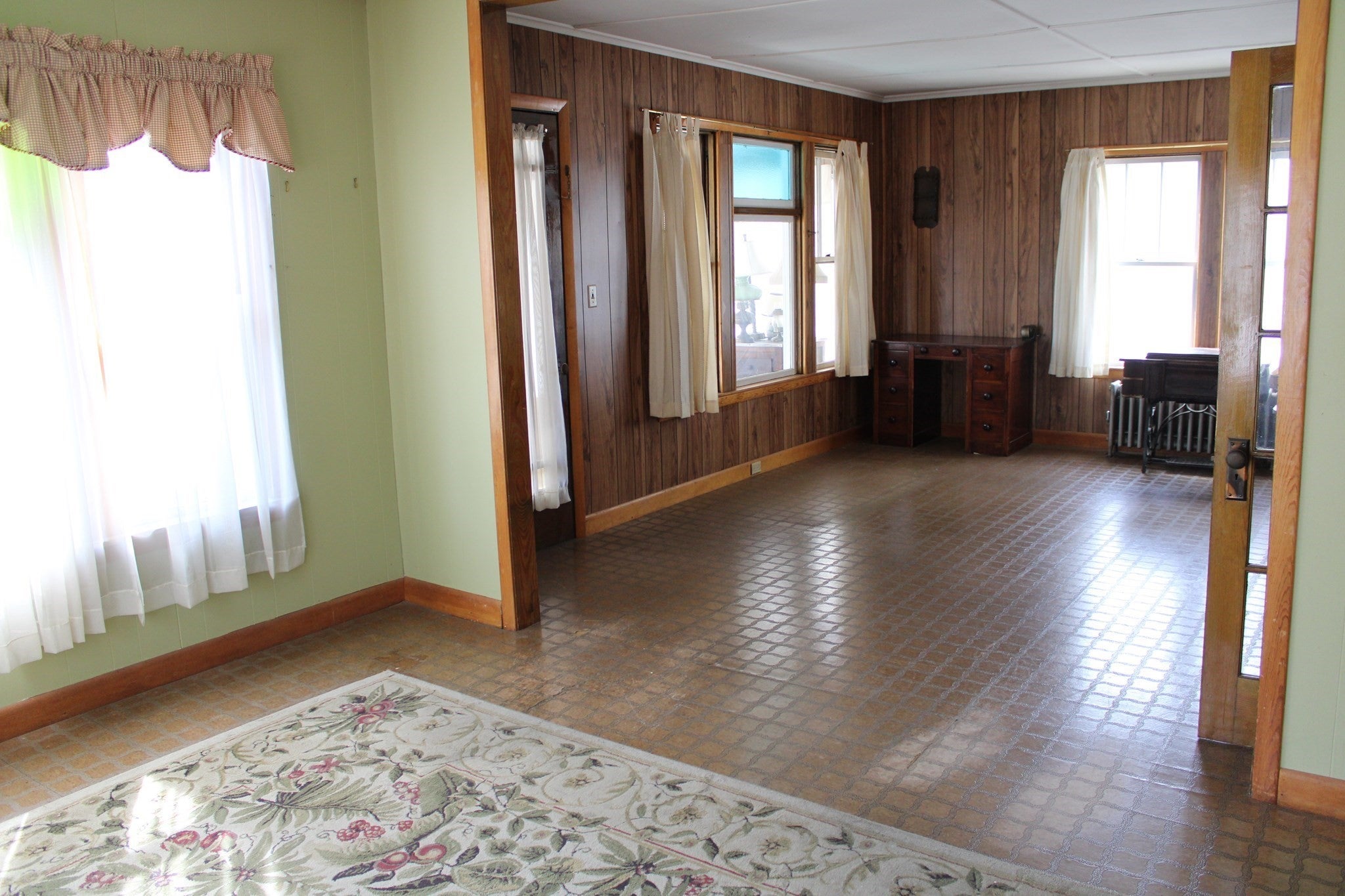 17 Clarence St, Attleboro, MA, 17 Clarence St, Attleboro, MA Photo #4