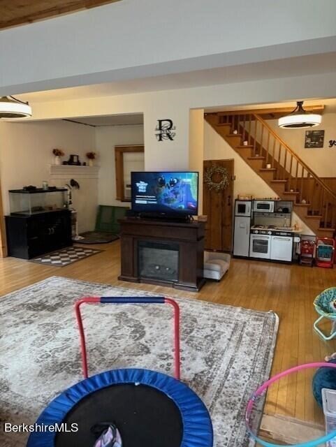 1127 N Hoosac Rd