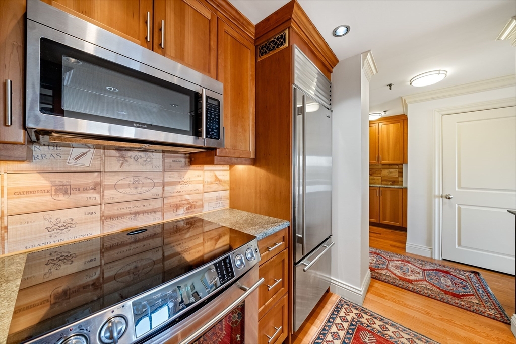 16 Harcourt St 8D