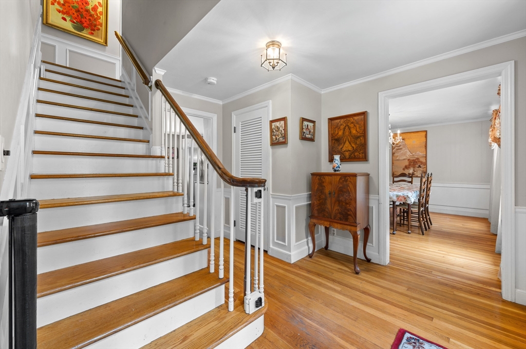 16 Lynwood Ln