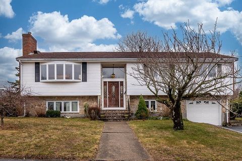 79 Wedgewood Dr Norwood MA 02062