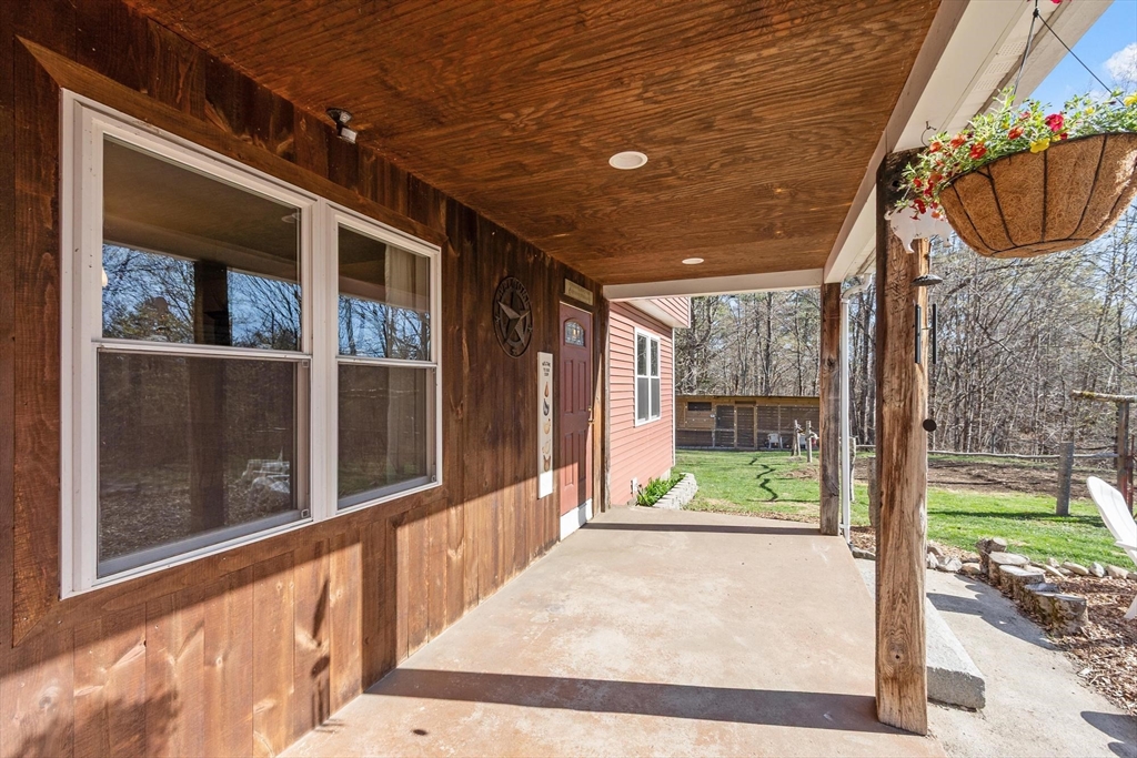 885 Royalston