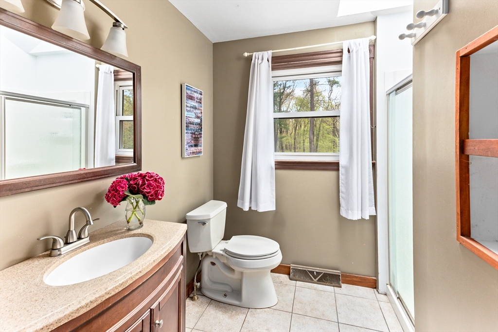 9 Cottle Lane, Freetown, MA Photo #21