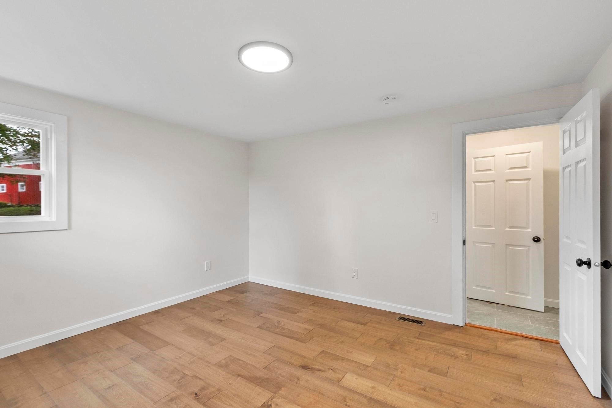 186 Pleasant St, Lunenburg, MA, 186 Pleasant St, Lunenburg, MA Photo #19