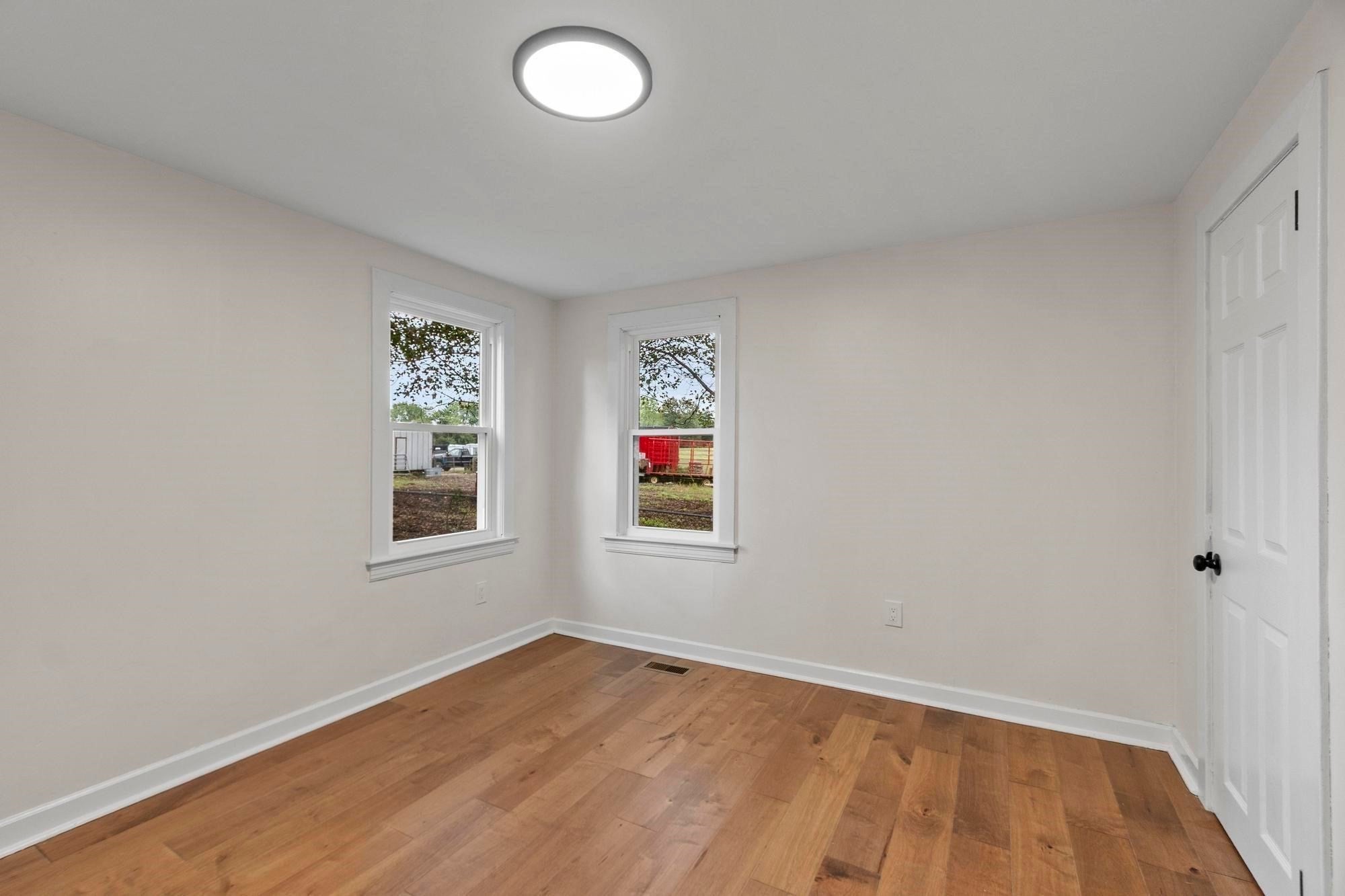 186 Pleasant St, Lunenburg, MA, 186 Pleasant St, Lunenburg, MA Photo #23