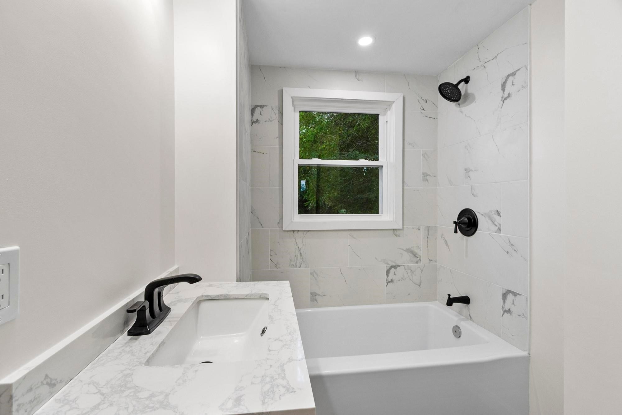 186 Pleasant St, Lunenburg, MA, 186 Pleasant St, Lunenburg, MA Photo #20