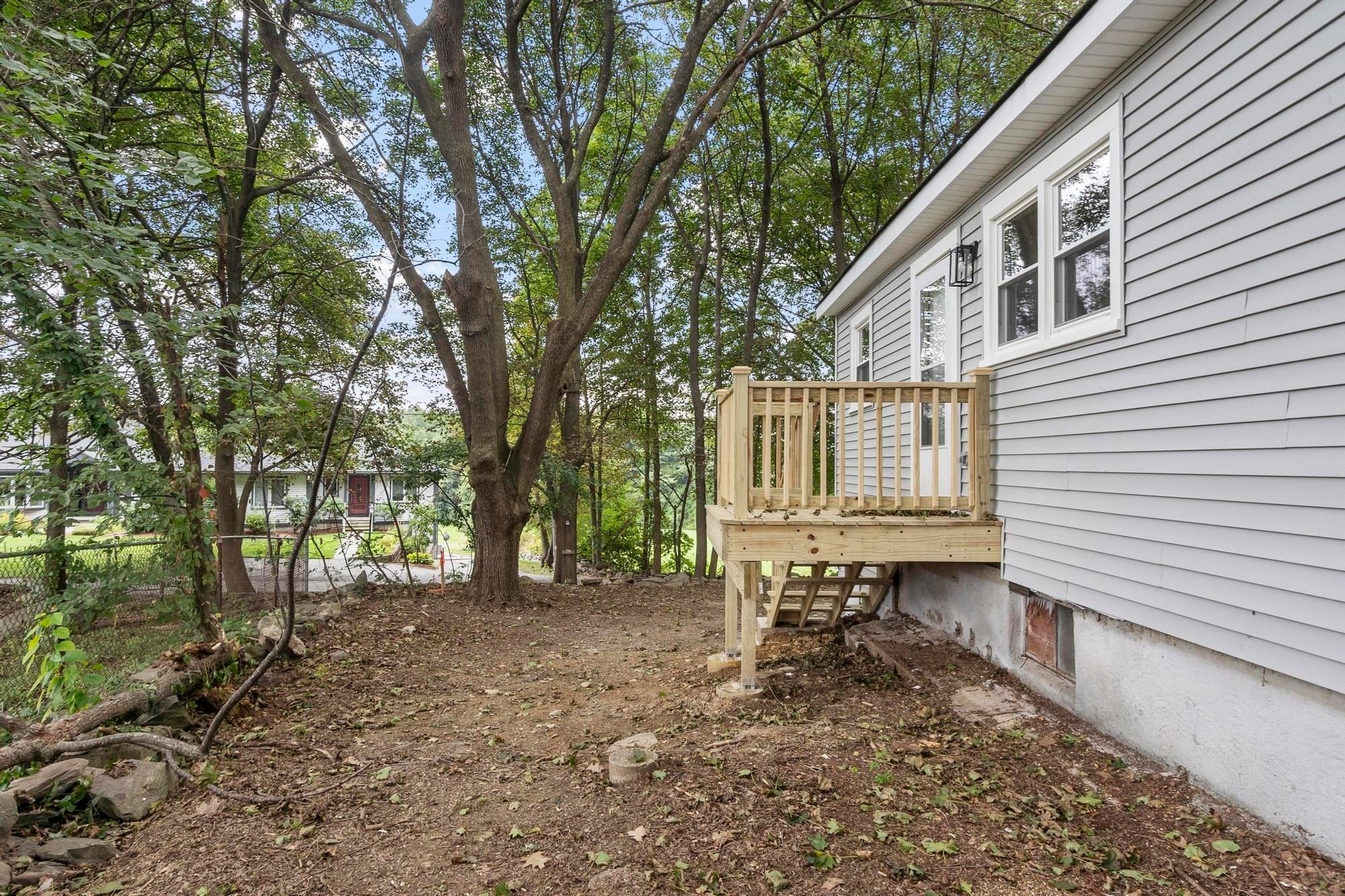 186 Pleasant St