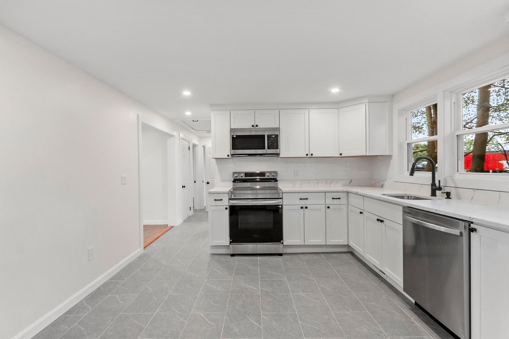 186 Pleasant St, Lunenburg, MA, 186 Pleasant St, Lunenburg, MA Photo #14