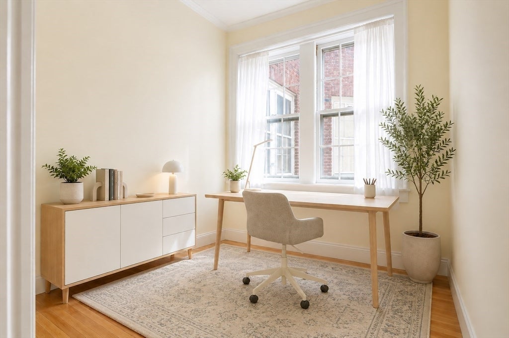 41 Bowdoin Street #28
