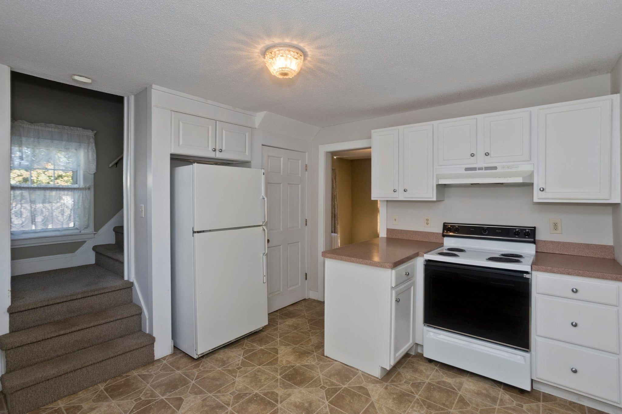 276 Tremont St, Springfield, MA, 276 Tremont St, Springfield, MA Photo #3