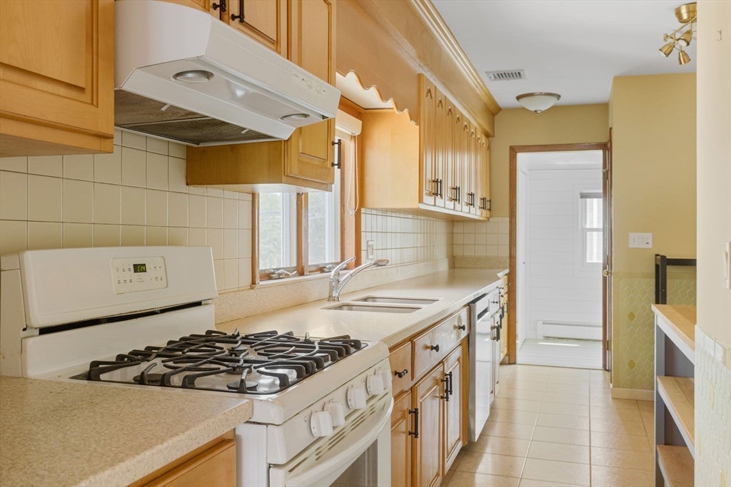 13 Rawson Rd #13, Arlington, MA, 13 Rawson Rd #13, Arlington, MA Photo #11