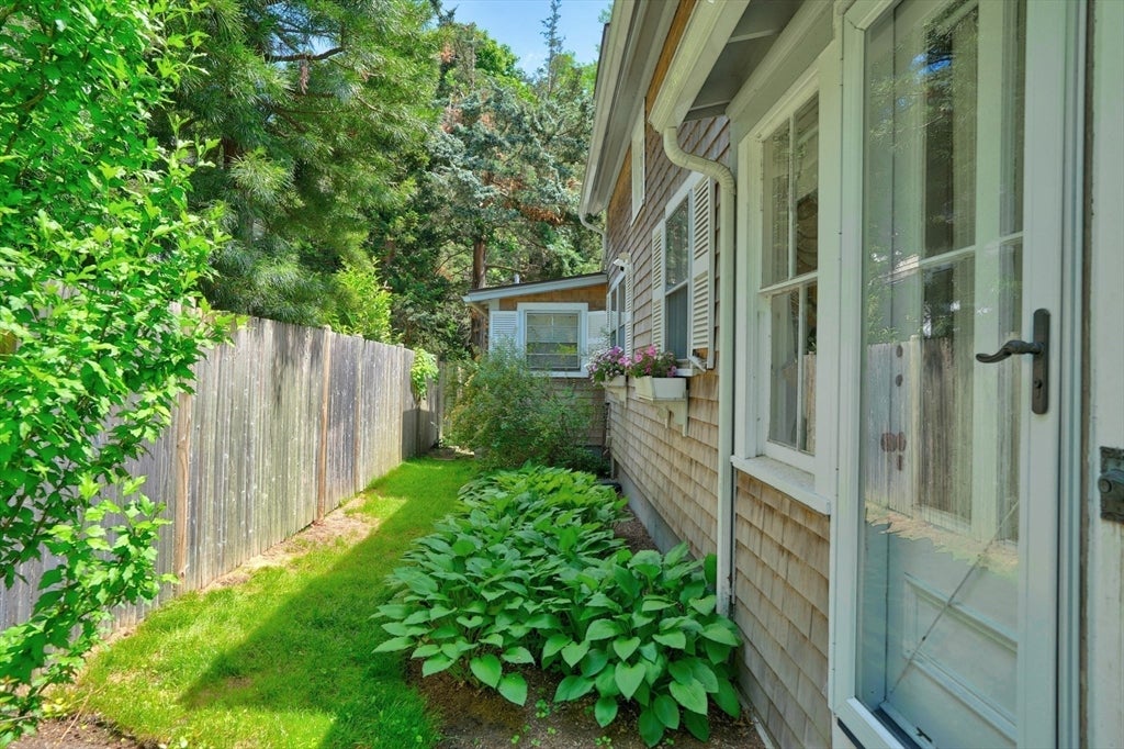 27 Laurel Avenue