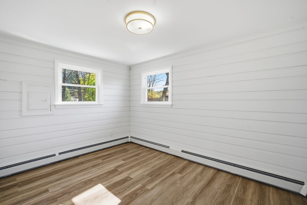 Springfield, Massachusetts 01118, United States, 3 Bedrooms Bedrooms, ,1 BathroomBathrooms,Residential,Active,235835