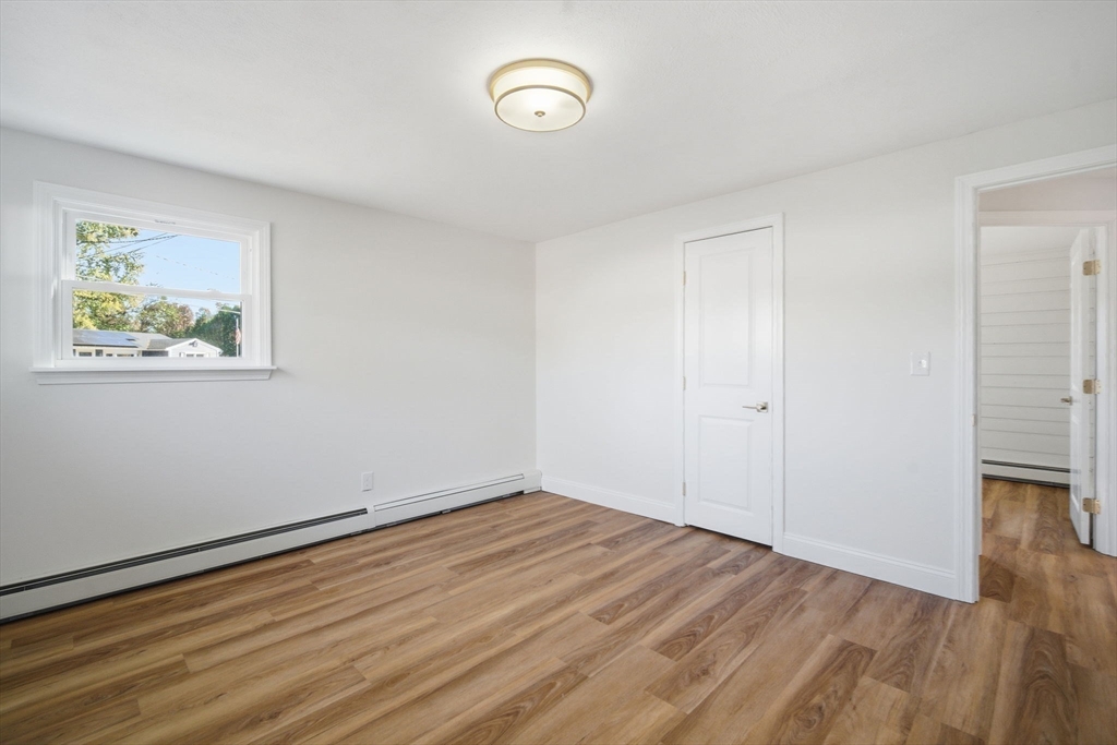 Springfield, Massachusetts 01118, United States, 3 Bedrooms Bedrooms, ,1 BathroomBathrooms,Residential,Active,235835