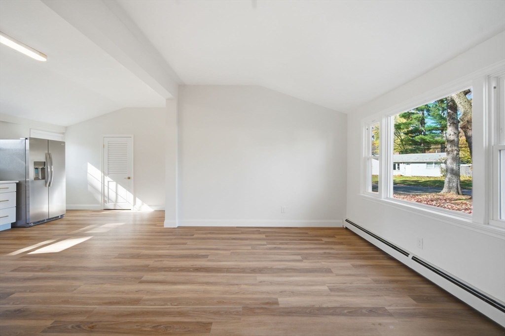 Springfield, Massachusetts 01118, United States, 3 Bedrooms Bedrooms, ,1 BathroomBathrooms,Residential,Active,235835