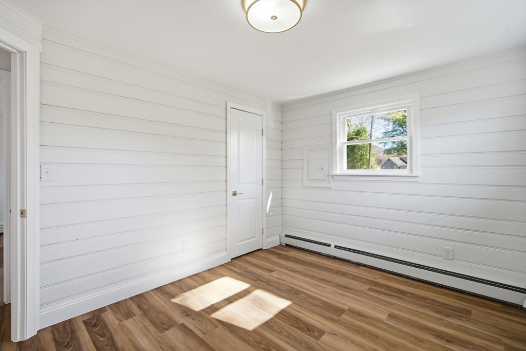 Springfield, Massachusetts 01118, United States, 3 Bedrooms Bedrooms, ,1 BathroomBathrooms,Residential,Active,235835