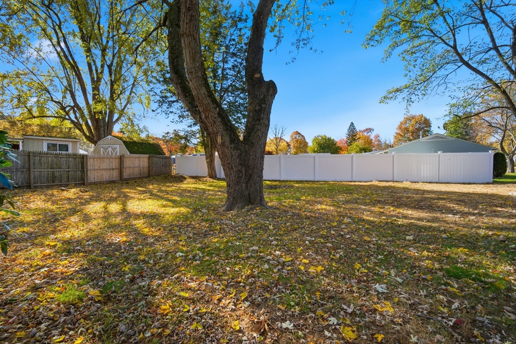 Springfield, Massachusetts 01118, United States, 3 Bedrooms Bedrooms, ,1 BathroomBathrooms,Residential,Active,235835