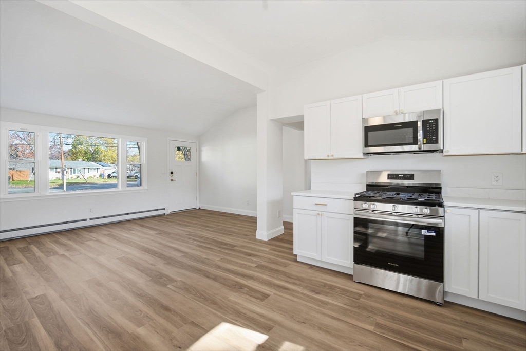 Springfield, Massachusetts 01118, United States, 3 Bedrooms Bedrooms, ,1 BathroomBathrooms,Residential,Active,235835