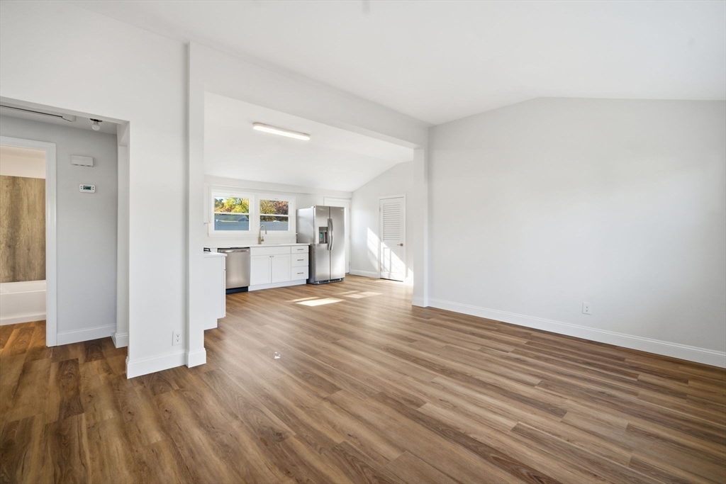 Springfield, Massachusetts 01118, United States, 3 Bedrooms Bedrooms, ,1 BathroomBathrooms,Residential,Active,235835