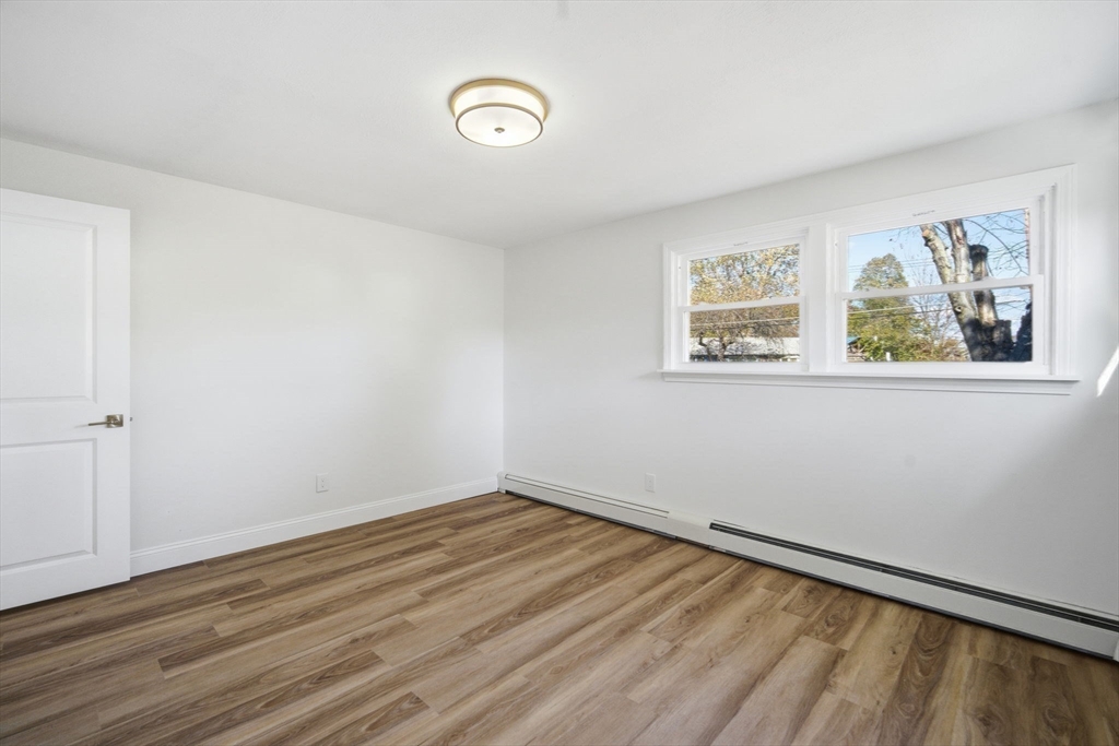 Springfield, Massachusetts 01118, United States, 3 Bedrooms Bedrooms, ,1 BathroomBathrooms,Residential,Active,235835