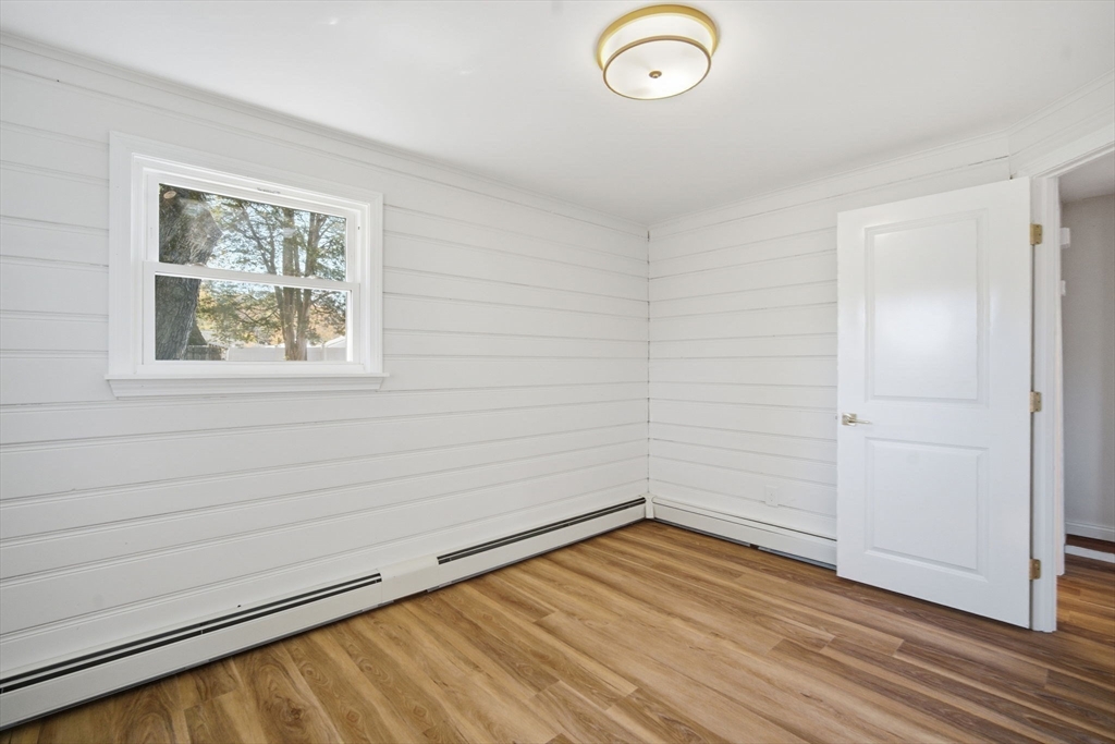 Springfield, Massachusetts 01118, United States, 3 Bedrooms Bedrooms, ,1 BathroomBathrooms,Residential,Active,235835