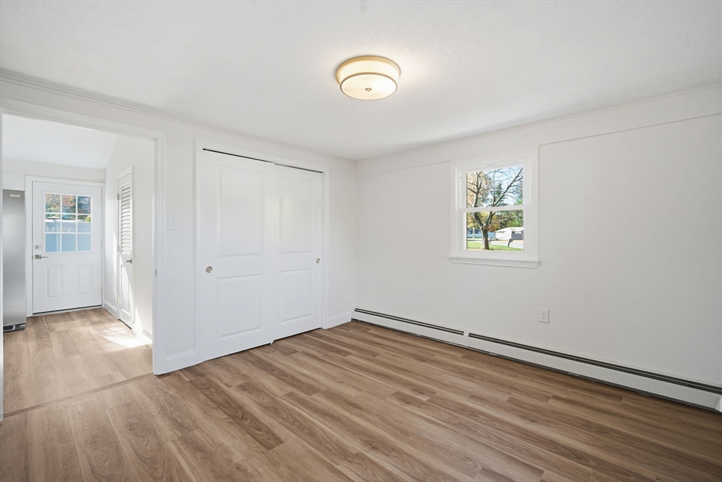 Springfield, Massachusetts 01118, United States, 3 Bedrooms Bedrooms, ,1 BathroomBathrooms,Residential,Active,235835