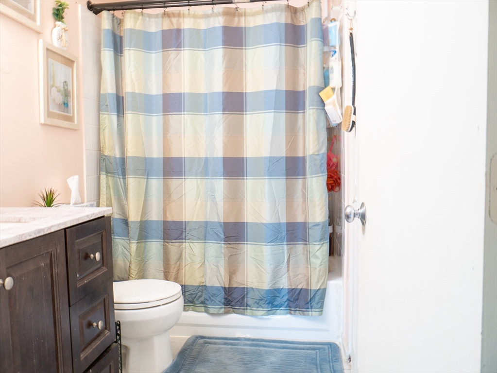 25 Longworth Ave 11