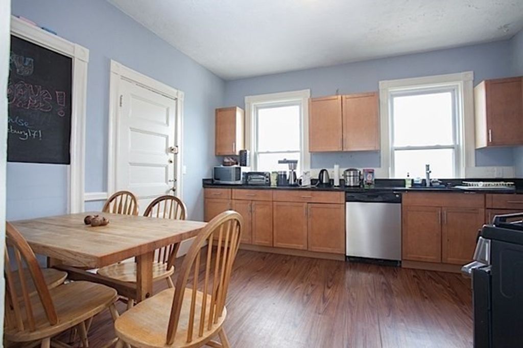 Photo of 3 Kinnaird St #3, Cambridge, MA 02139 (MLS # 73477941)