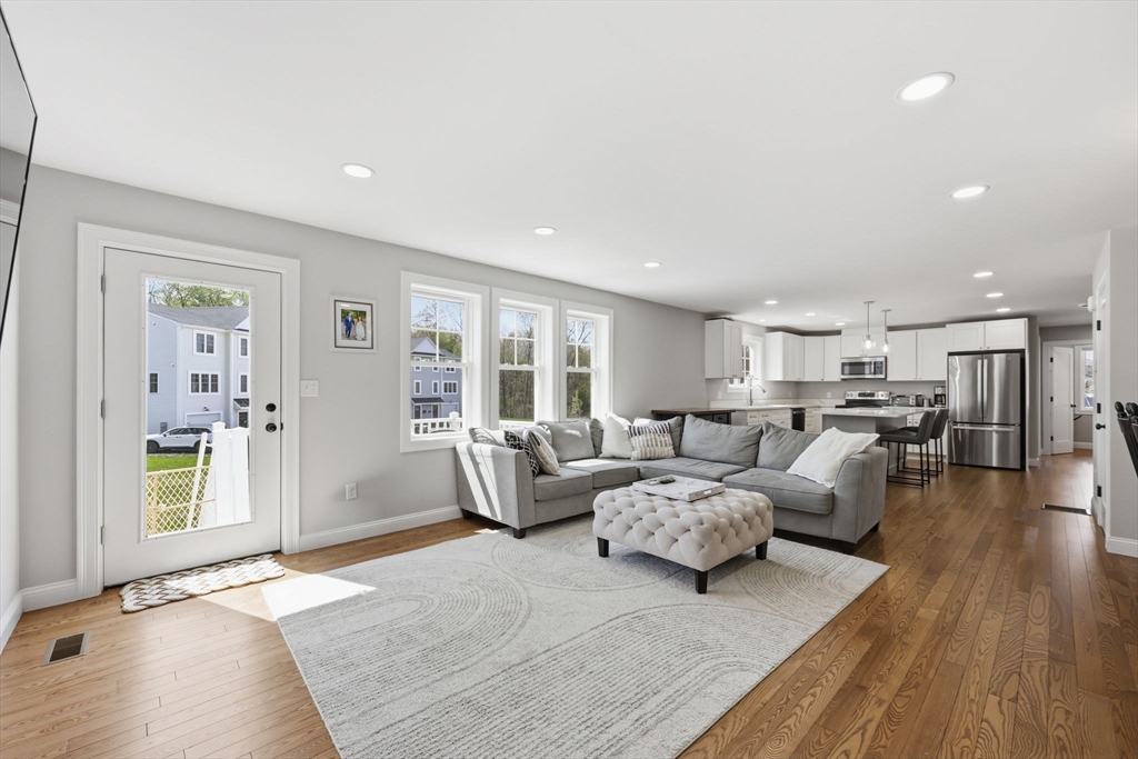59 Castine St, Worcester, MA Photo #8