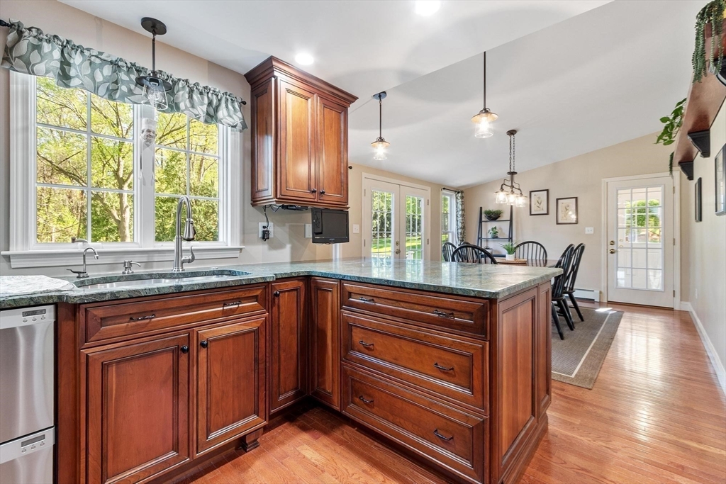 19 Dalton Road, Chelmsford, MA Photo #11