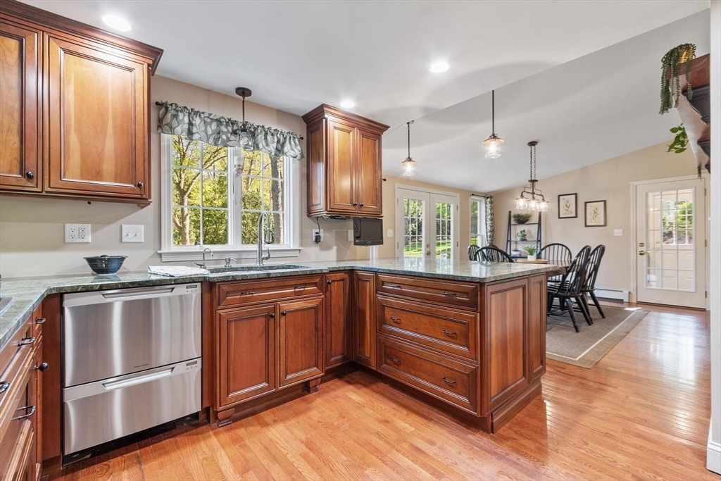 19 Dalton Road, Chelmsford, MA Photo #9