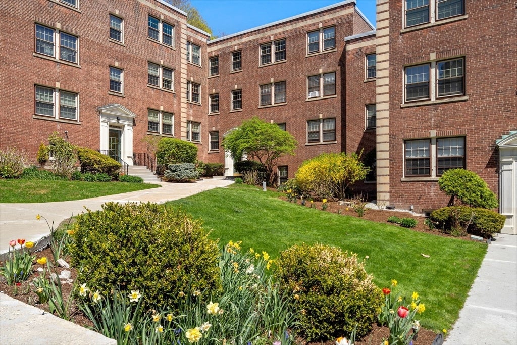 1490 Beacon St #3, Brookline, MA Photo #19