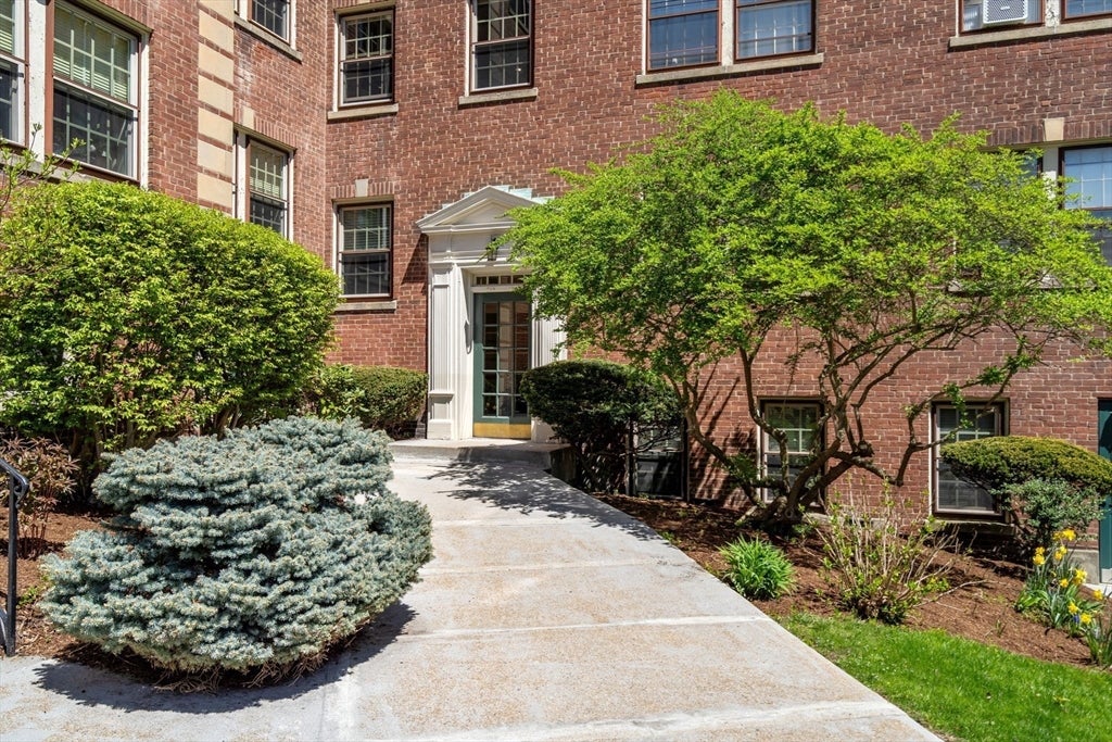 1490 Beacon St #3, Brookline, MA Photo #26