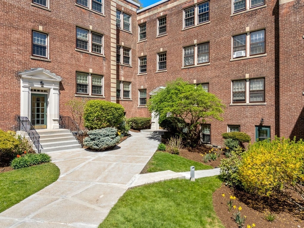 1490 Beacon St #3, Brookline, MA Photo #24