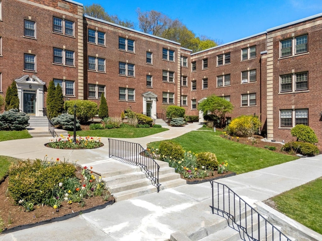 1490 Beacon St #3, Brookline, MA Photo #25