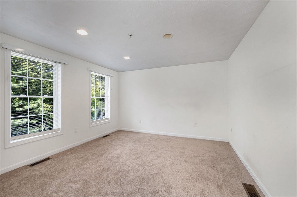 4 Georgetowne DR #4, Nashua, NH, 4 Georgetowne DR #4, Nashua, NH Photo #14