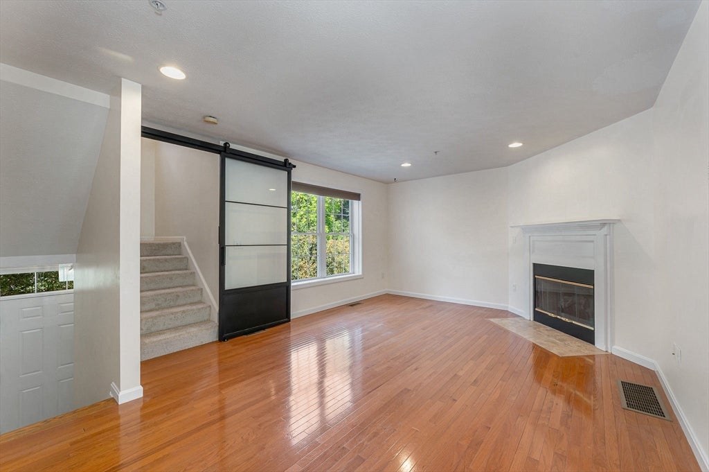 4 Georgetowne 4