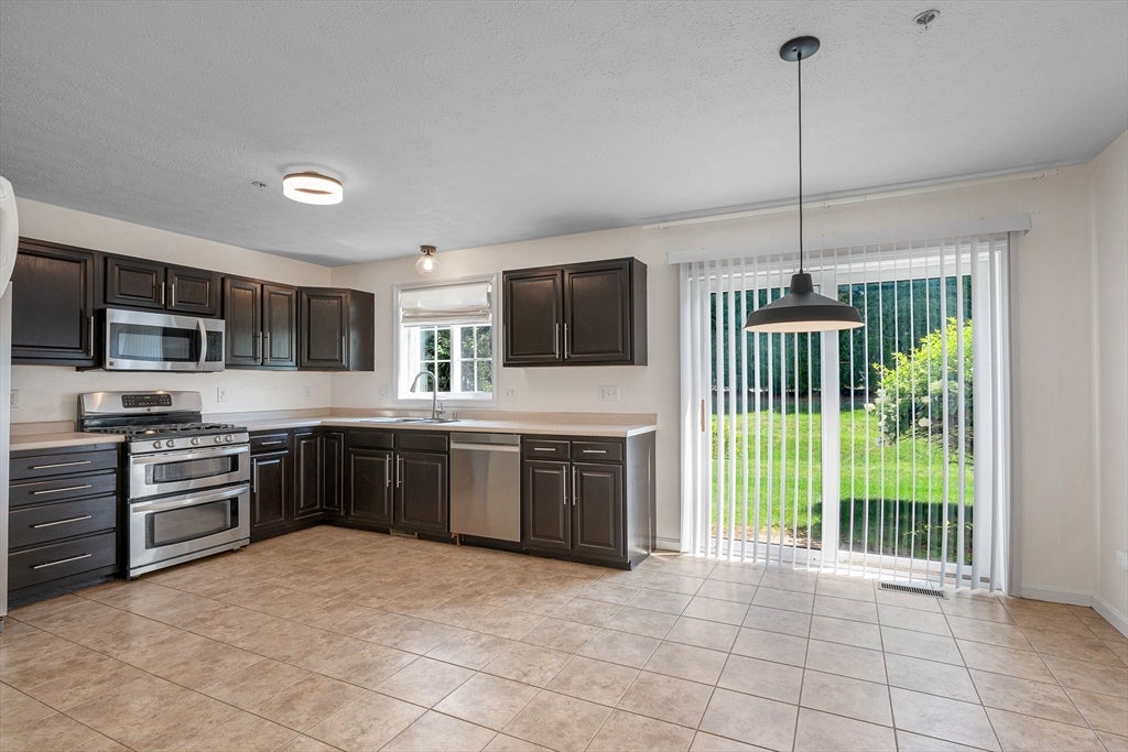 4 Georgetowne DR #4, Nashua, NH, 4 Georgetowne DR #4, Nashua, NH Photo #8
