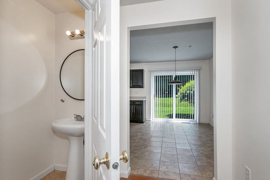 4 Georgetowne DR #4, Nashua, NH, 4 Georgetowne DR #4, Nashua, NH Photo #7