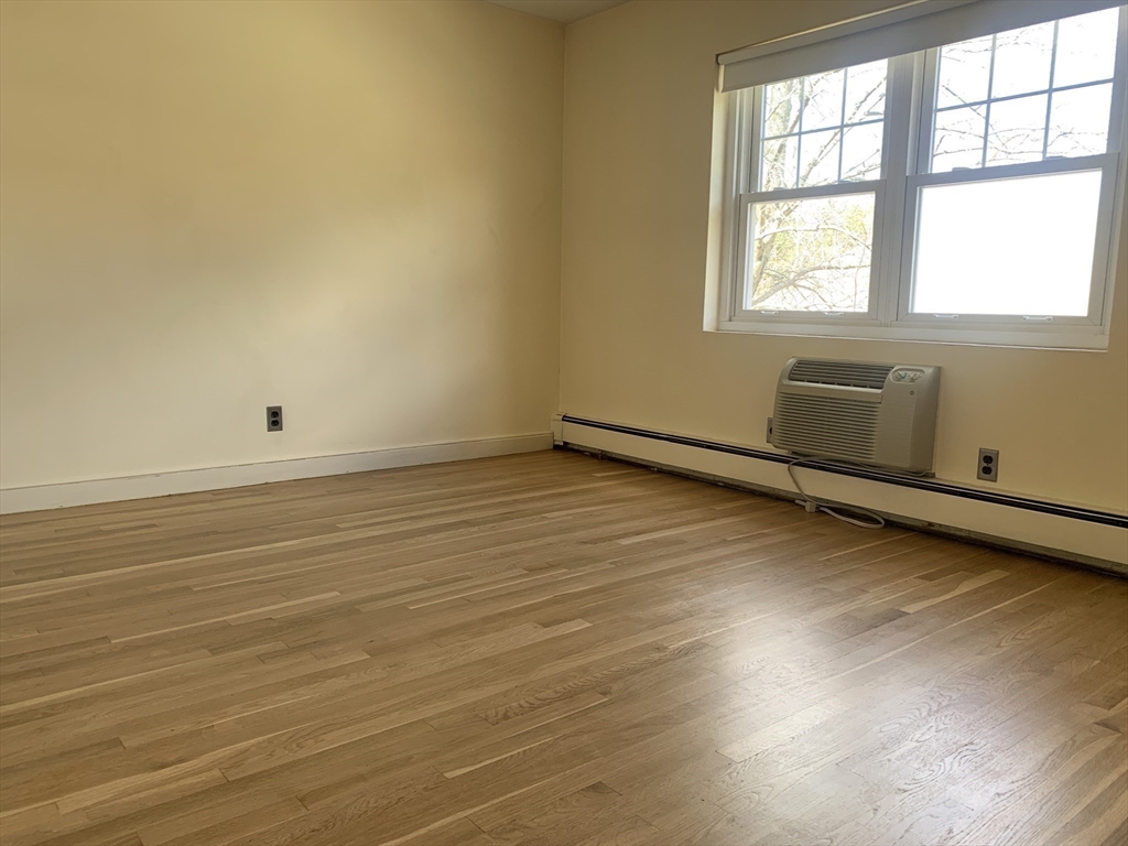 145 Emerson Gardens Rd 145