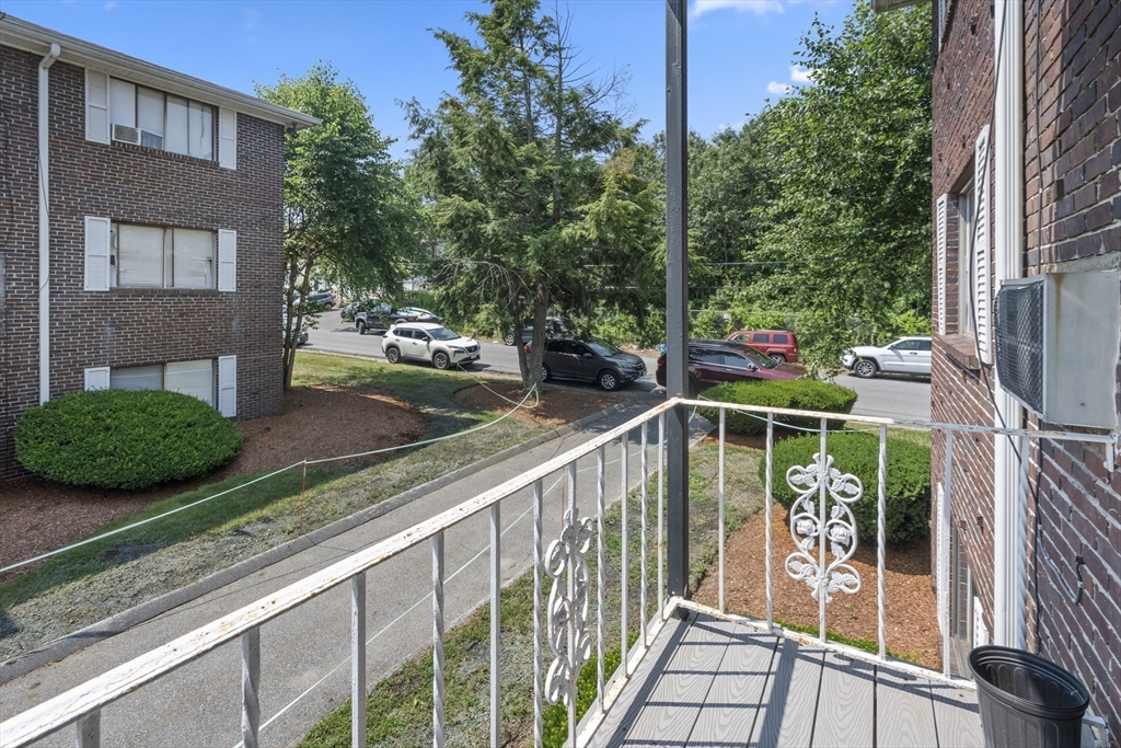 262 E Haverhill St 9