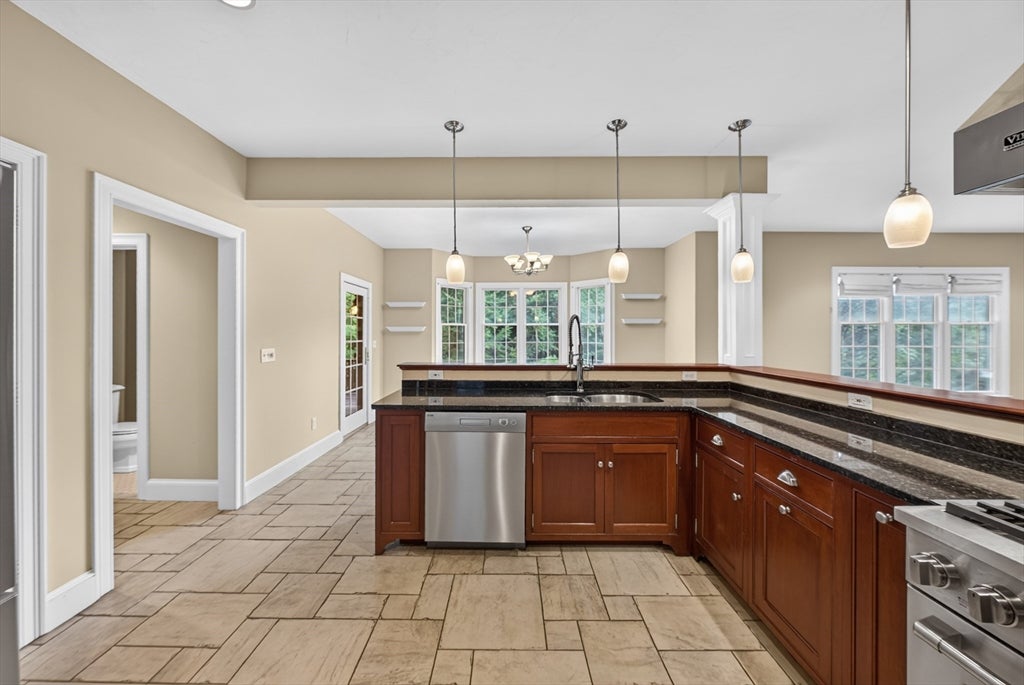 142 Holman St, Shrewsbury, MA, 142 Holman St, Shrewsbury, MA Photo #14